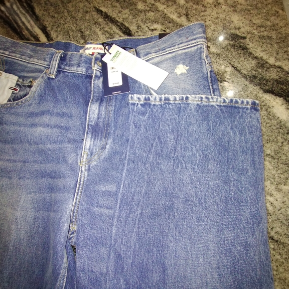Tommy jeans aiden baggy, size 34 34 loose fit faded, one white pocket - Picture 2 of 10
